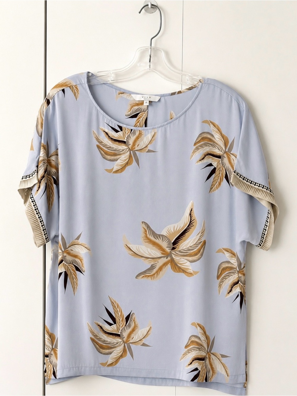 Beautiful Yaya - Light Blue Floral Pattern Short-Sleeve